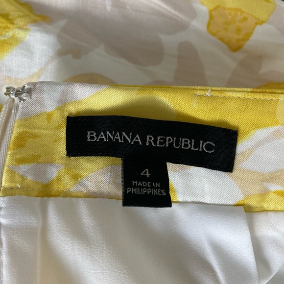 Banana Republic Sz 4 Pencil Skirt - Picture 3 of 11